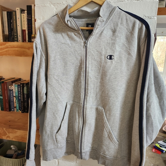 Champion zip up sweater - Picture 3 of 3